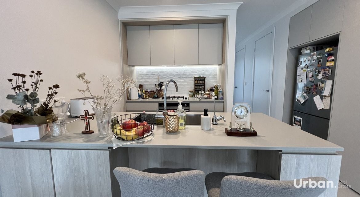 Denham Court 135 Passiflora Avenue