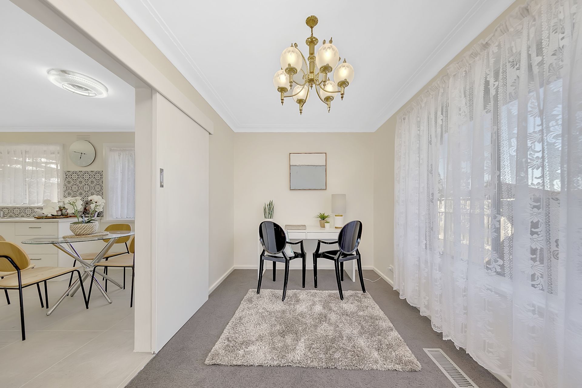 Stylish Abode, Sought After Surronds