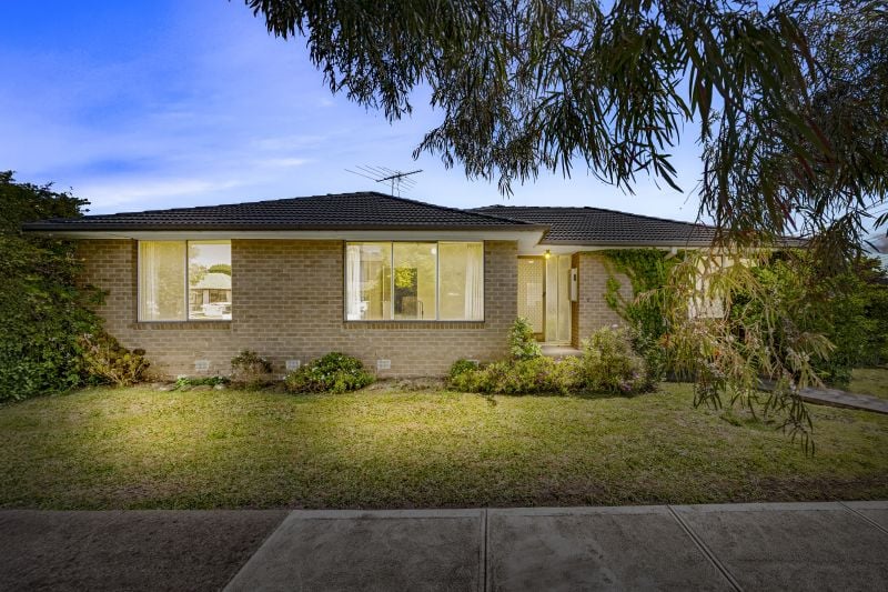 23 Savannah Crescent, Epping
