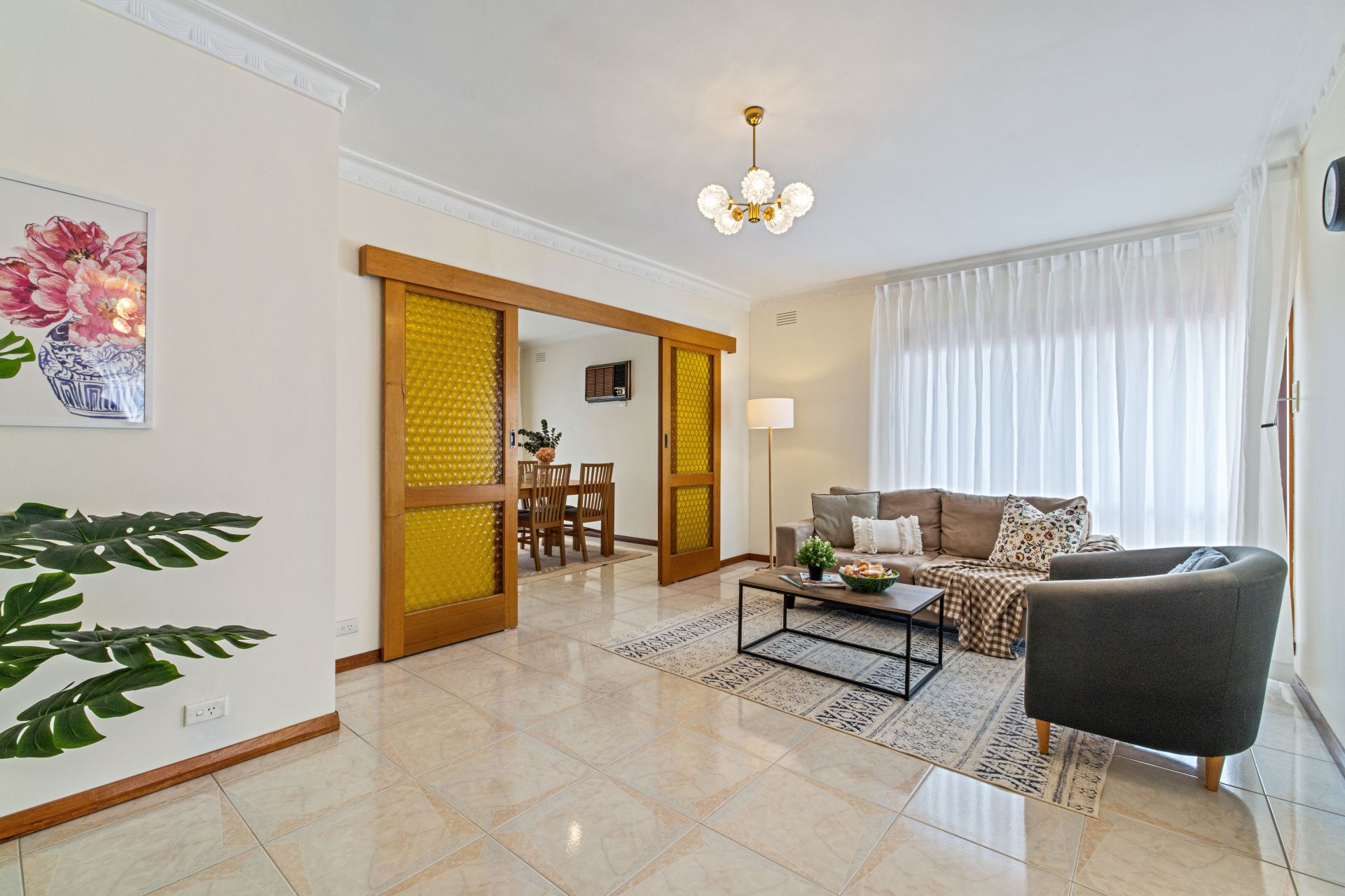 Charming Family Home with Outdoor Extras in Prime Thomastown Location!