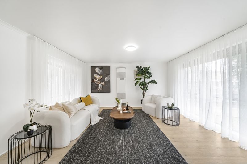 4 Moore Close, Mill Park