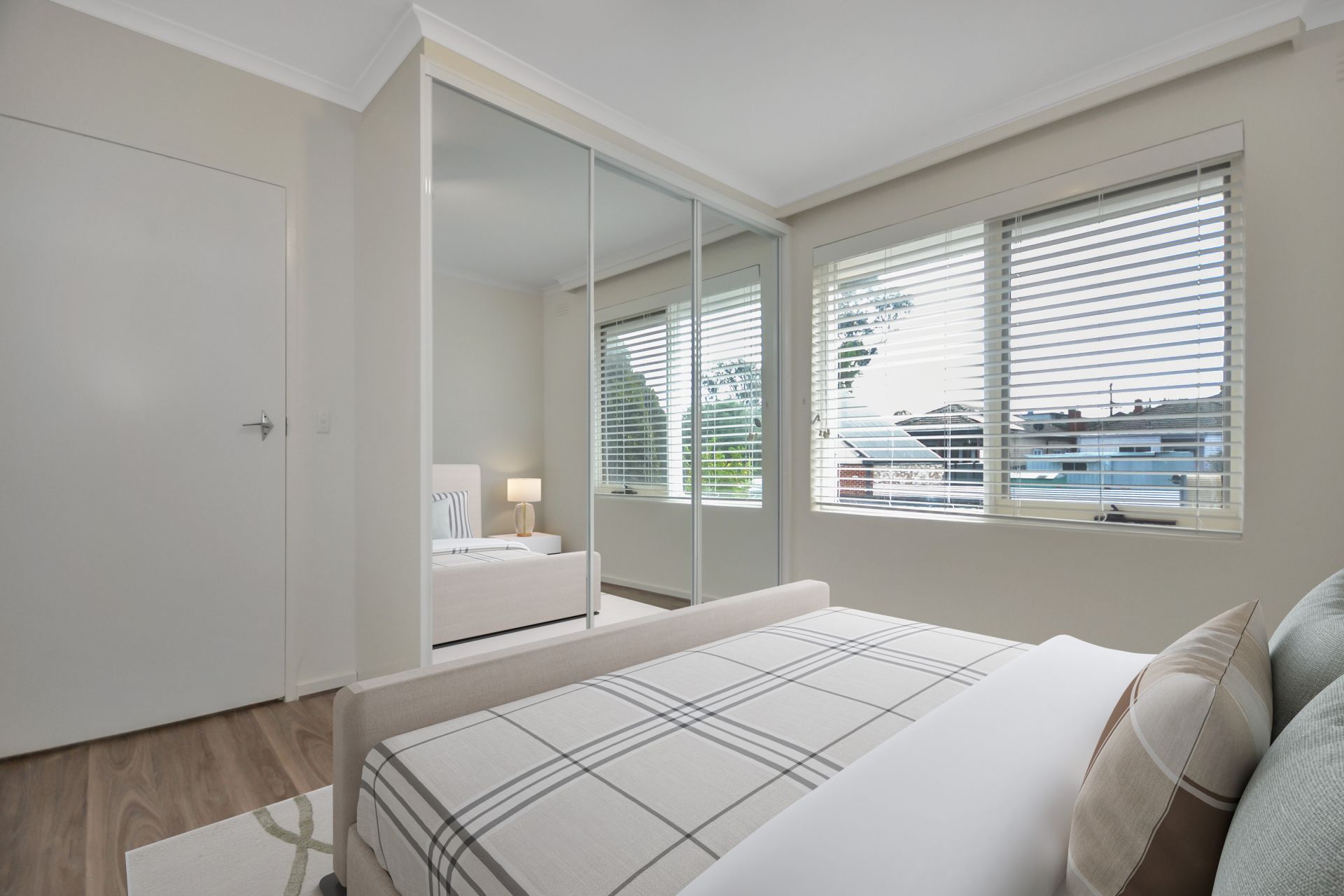 Spacious Refurbished Two Bedroom Apartment With Balcony