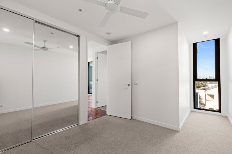 215/9 Hewitt Avenue, Footscray
