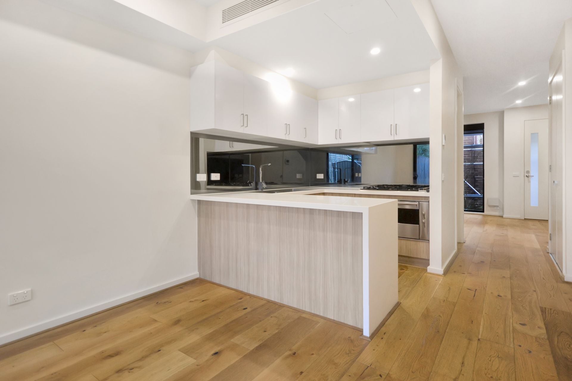 Convenient Thornbury Living in a Boutique Complex