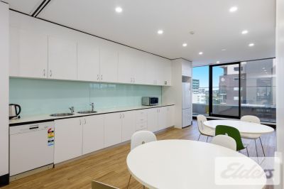 FULLY FITTED PLUG & PLAY OFFICE ON CUSP OF CBD !
