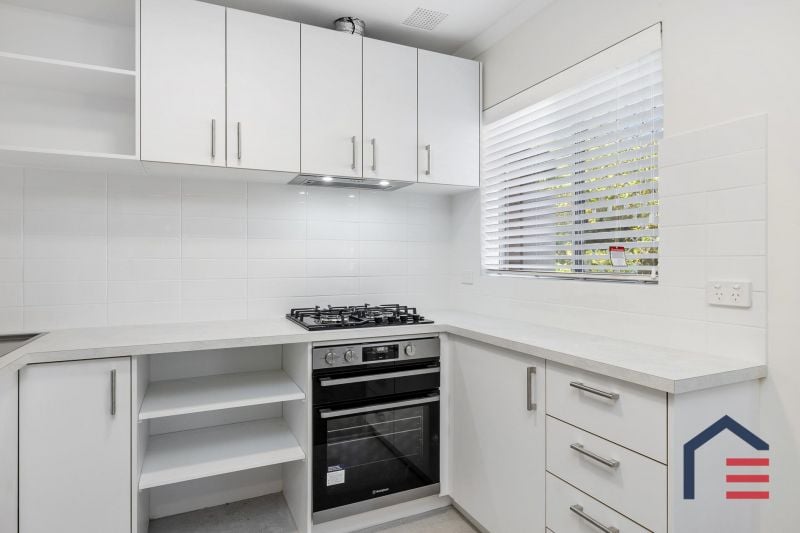 9J/59 Tenth Avenue, Inglewood