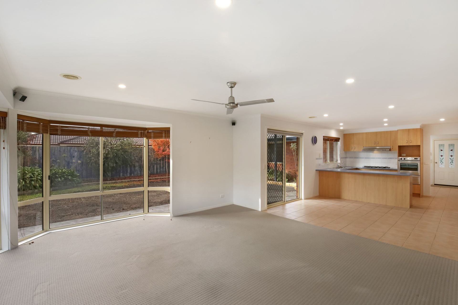 Easy Living in Mill Park Lakes!