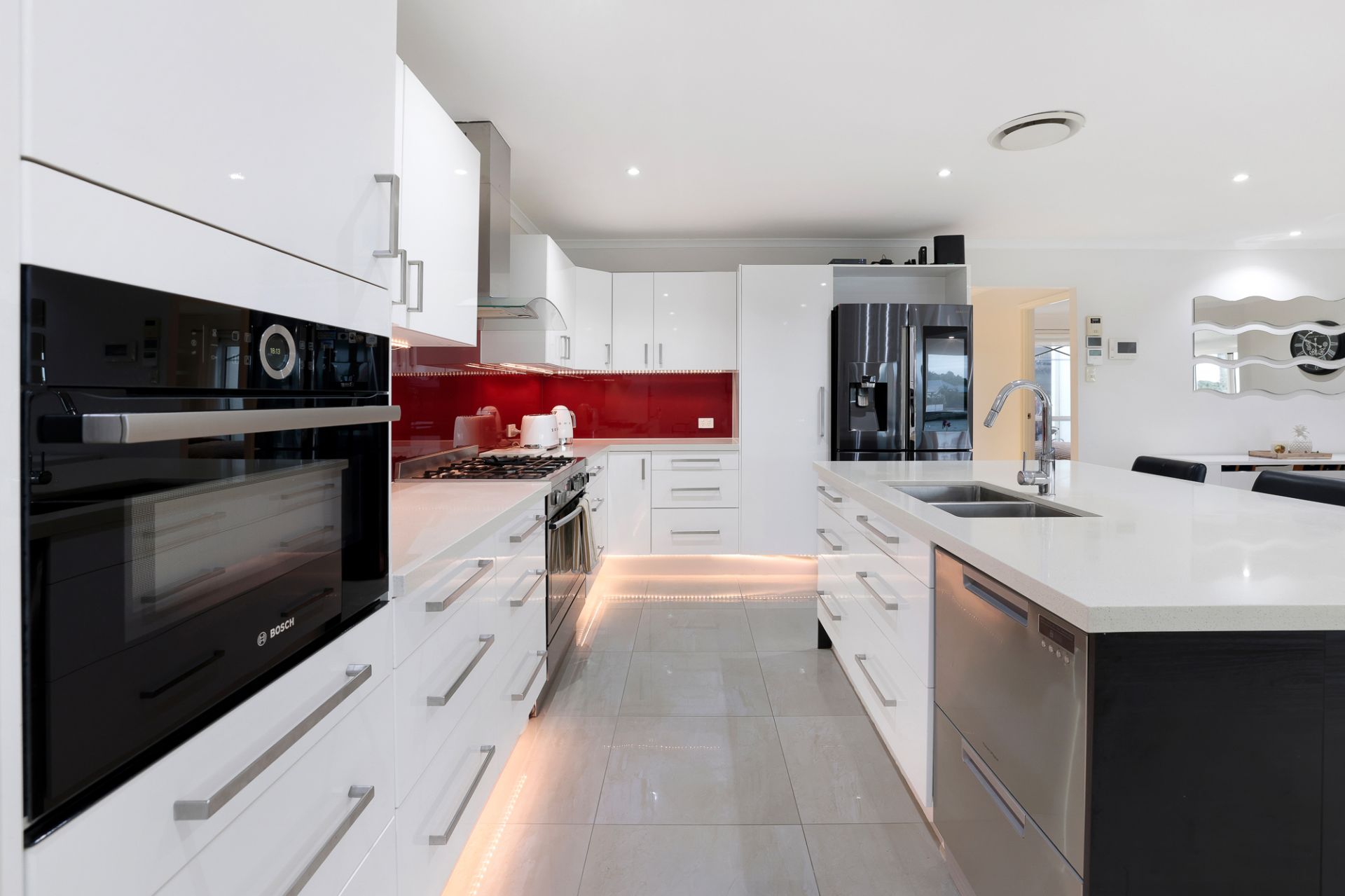 88 Burrendong Road, Coombabah QLD 4216, Coombabah - Thumbnail 5