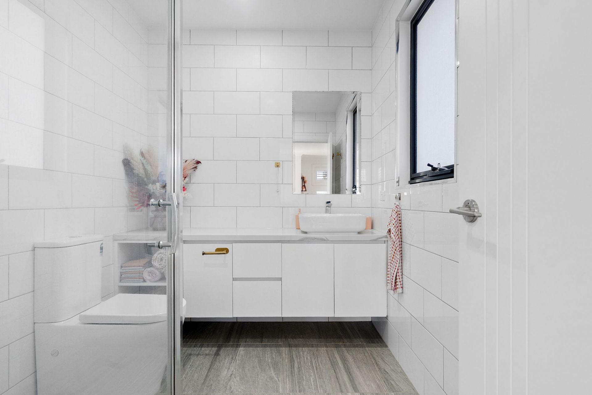 UNDER OFFER

Style, Space & Sophistication in a Prime Family Setting