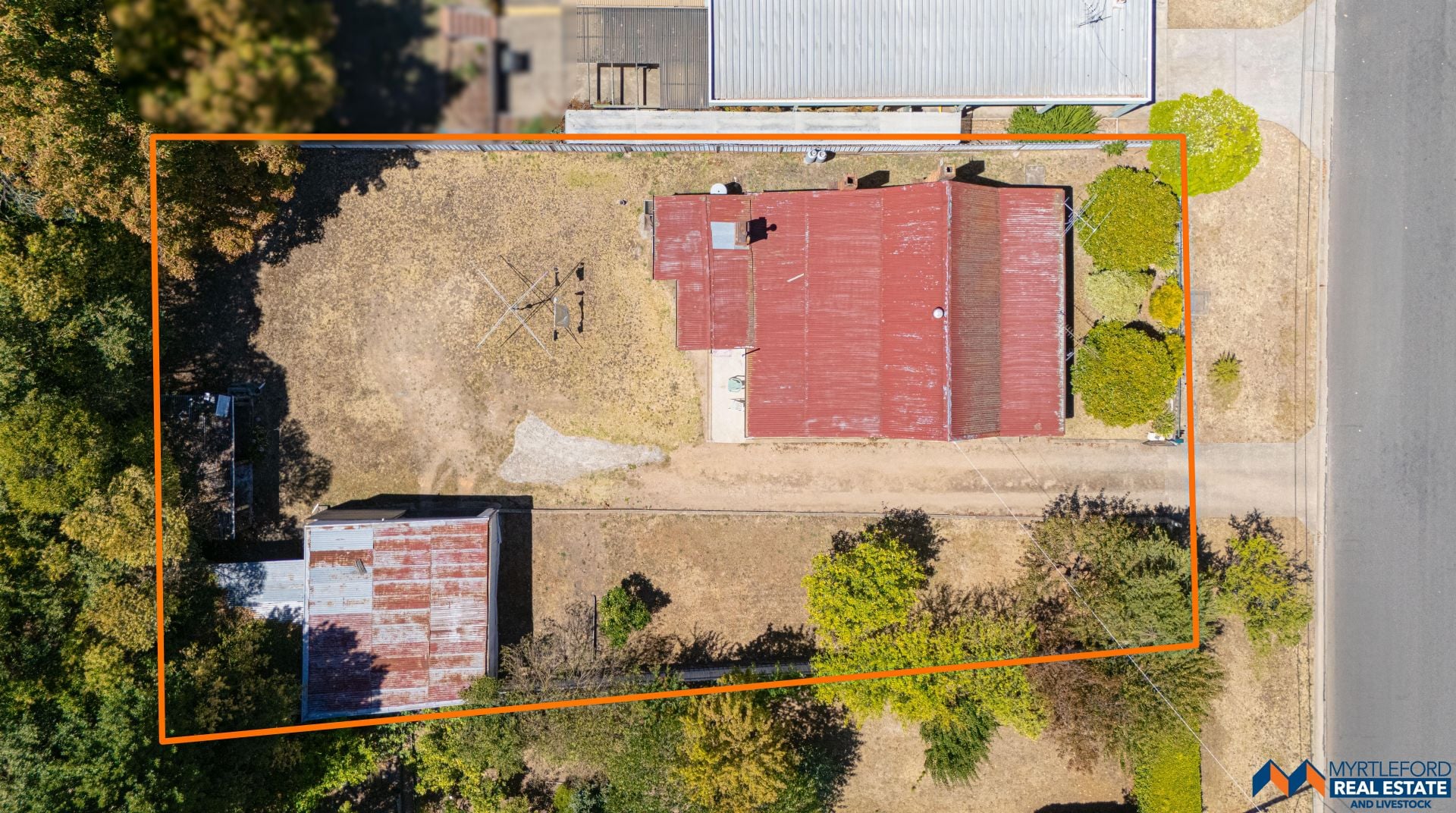 15 Robertson Street, MYRTLEFORD, Myrtleford - Thumbnail 3