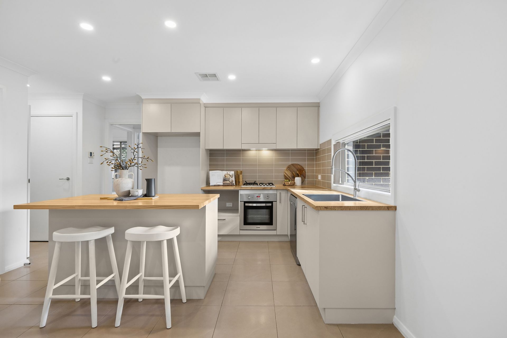 42 Abena Avenue, Crace, Crace - Thumbnail 6