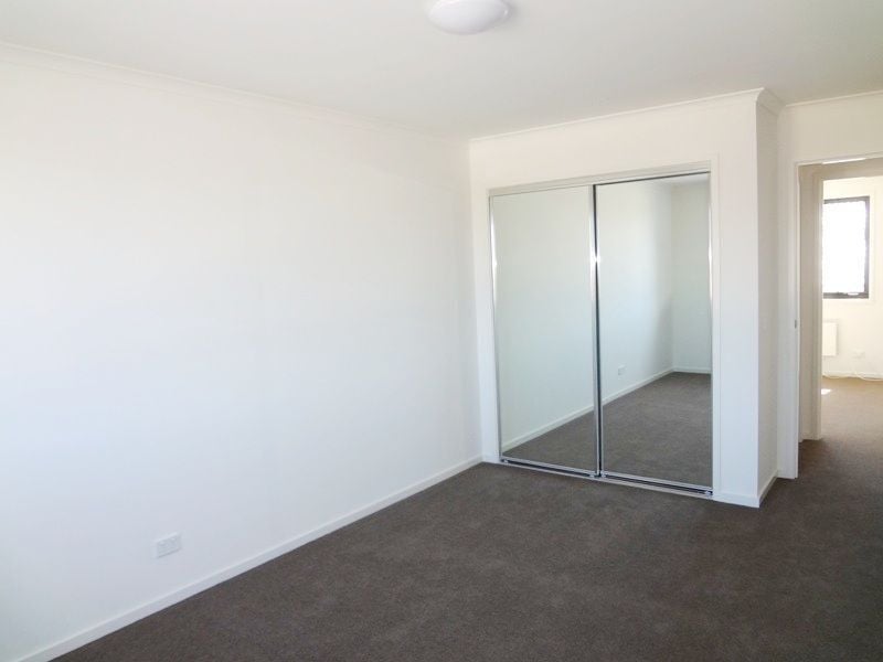 12 Grandstand Way, Wollert