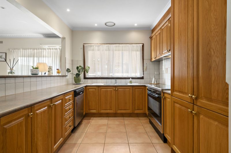 18 Narina Way, Epping