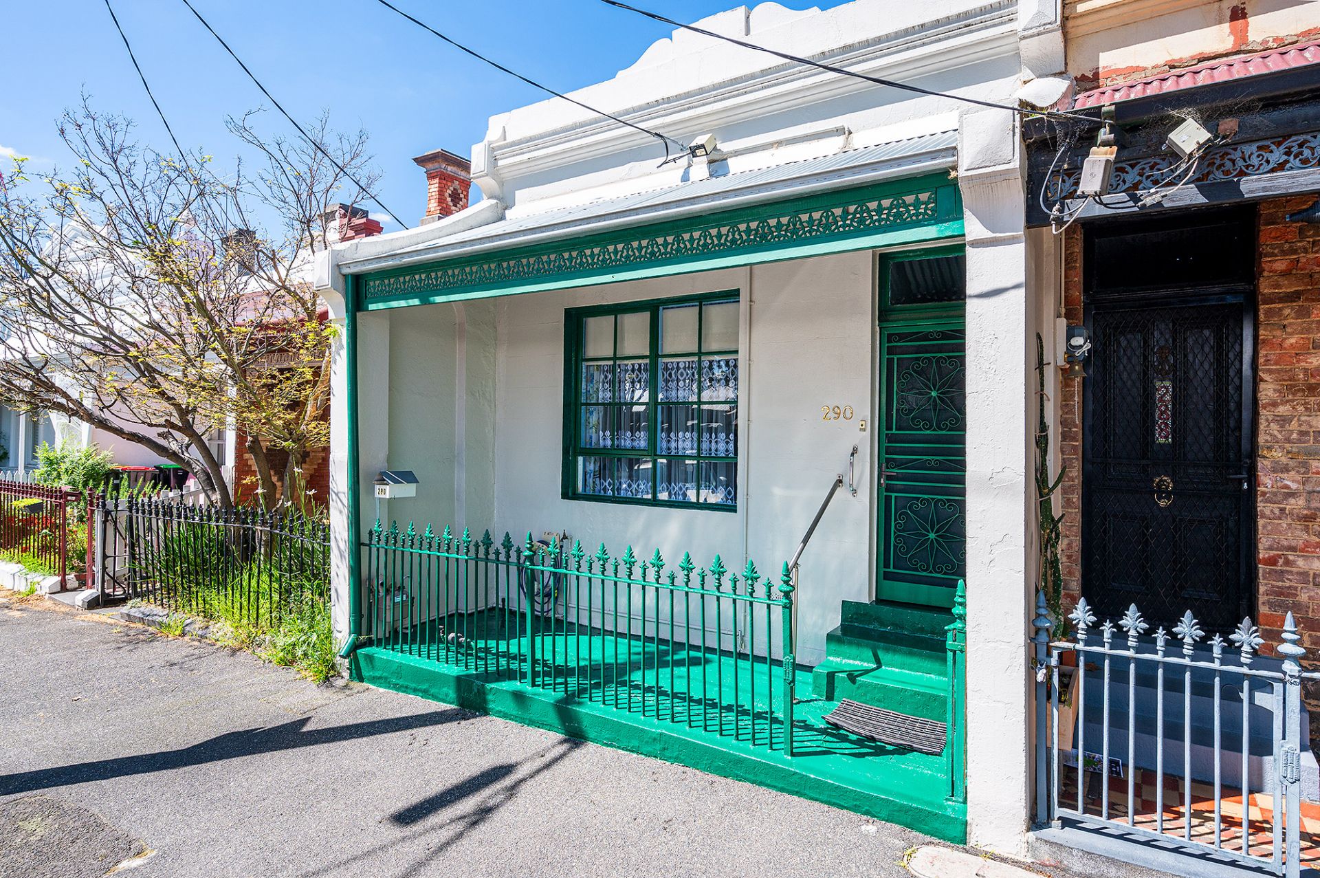 Charming Fitzroy Cottage: A Family Legacy Waiting for Its Next Chapter!