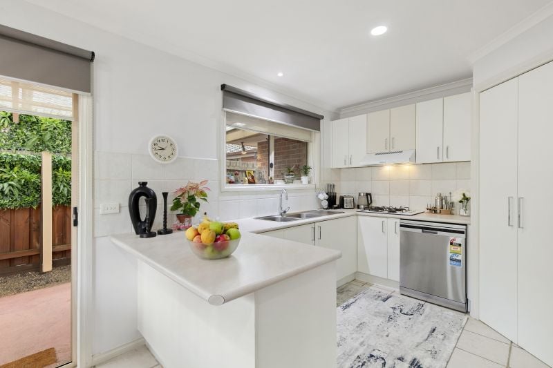 2/4 Grimwade Court, Epping