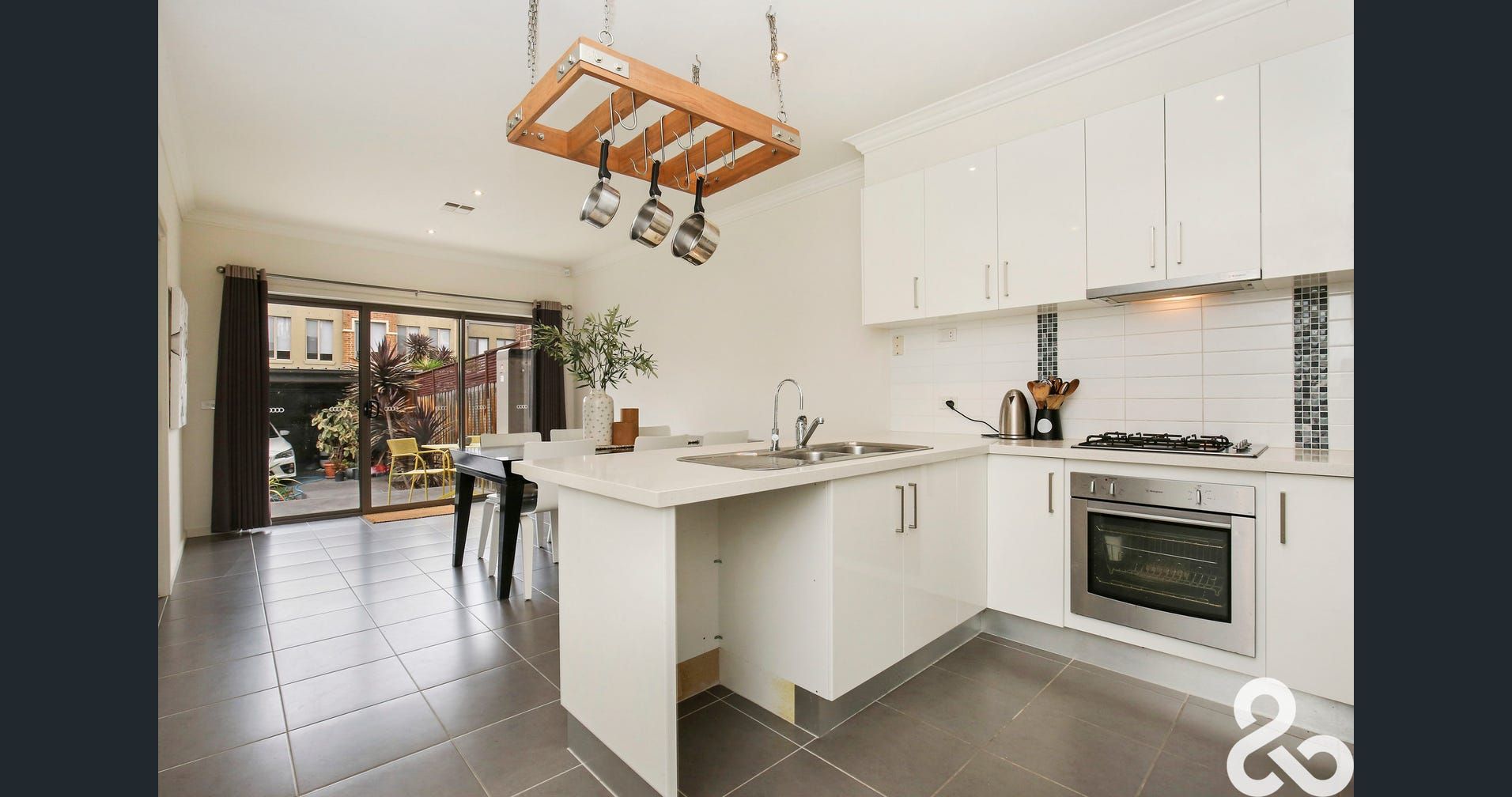 Spacious & Convenient Home for Rent in South Morang