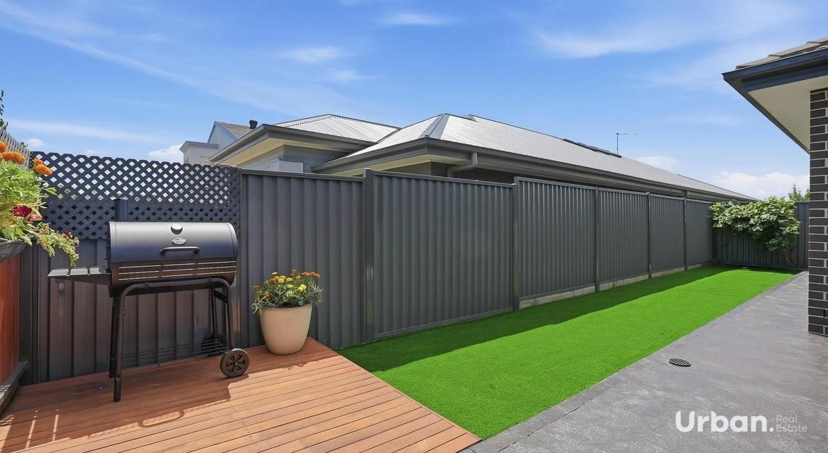 Denham Court 32 Plumegrass Avenue