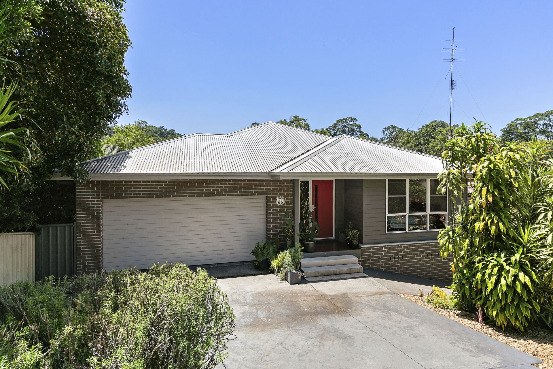 66 Robertson Street, Coniston, Coniston - Thumbnail 2