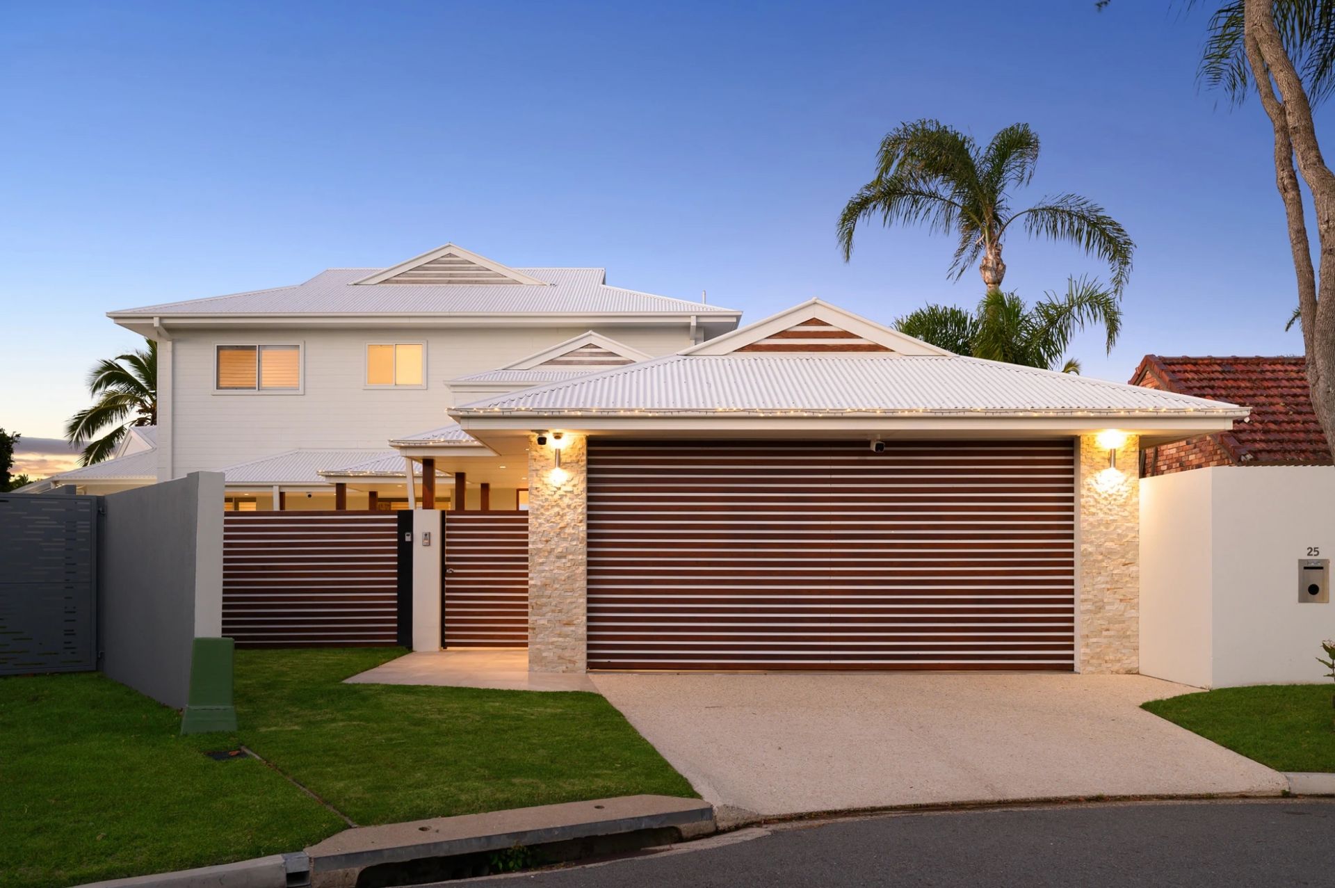 25 Drysdale Place, Paradise Point QLD 4216, Paradise Point - Thumbnail 2