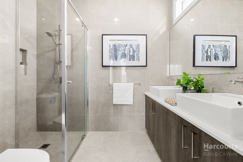 16 Dollarbird Drive, Deanside