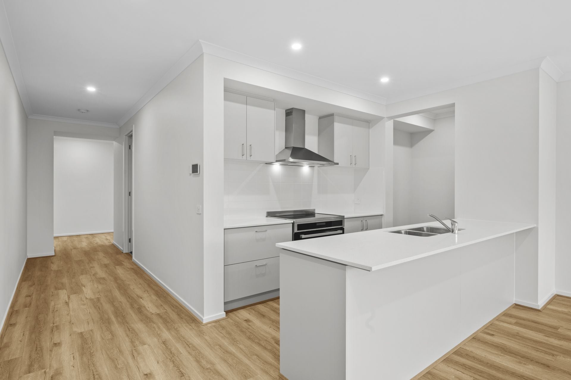 CONTEMPORARY COMFORT MEETS CONVENIENCE