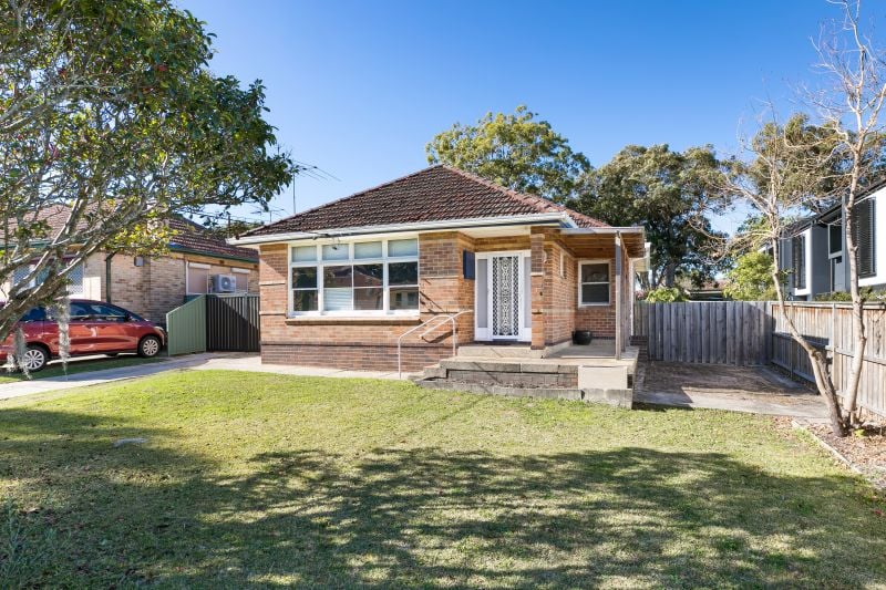 8 Mooki Street MIRANDA 2228