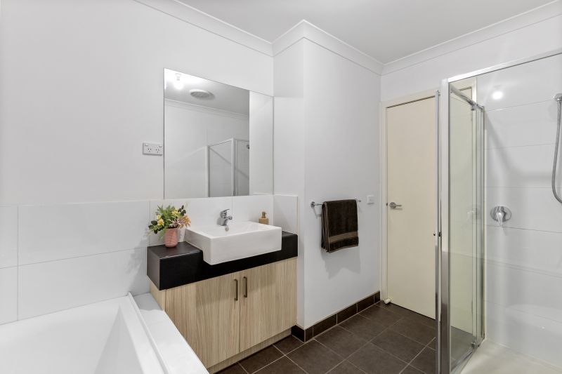 102/19 Positano Way, Lalor