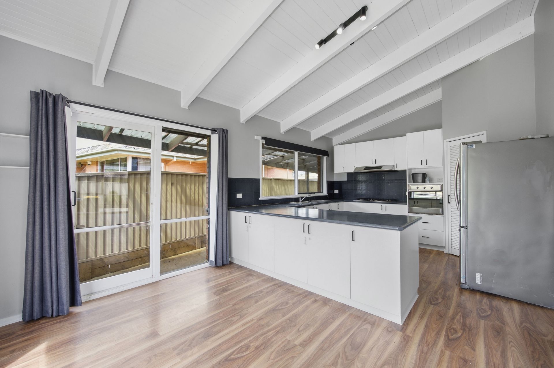 13 Whitelaw Avenue, Delacombe, Delacombe - Thumbnail 7