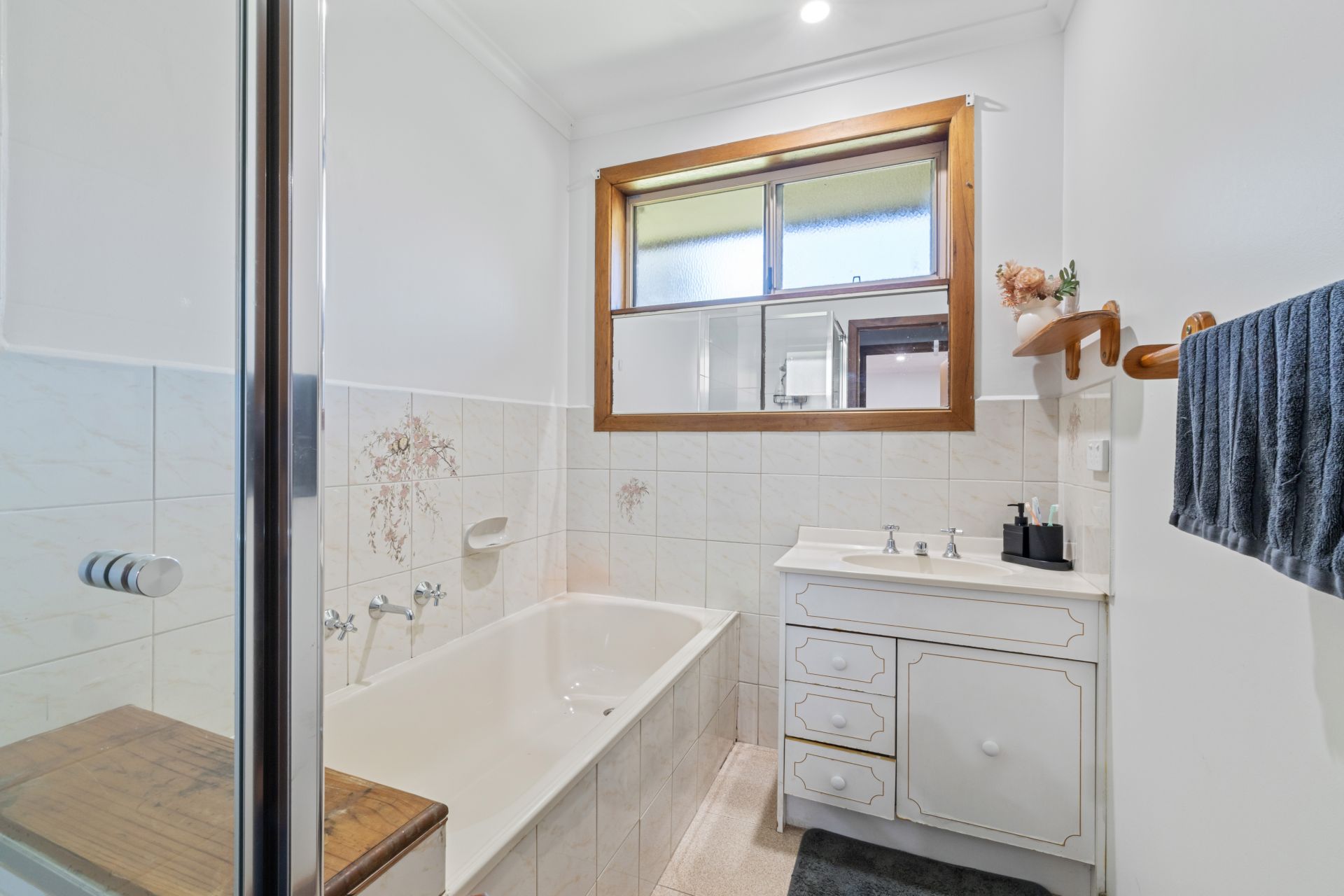 Quiet Court Living With Everyday Convenience