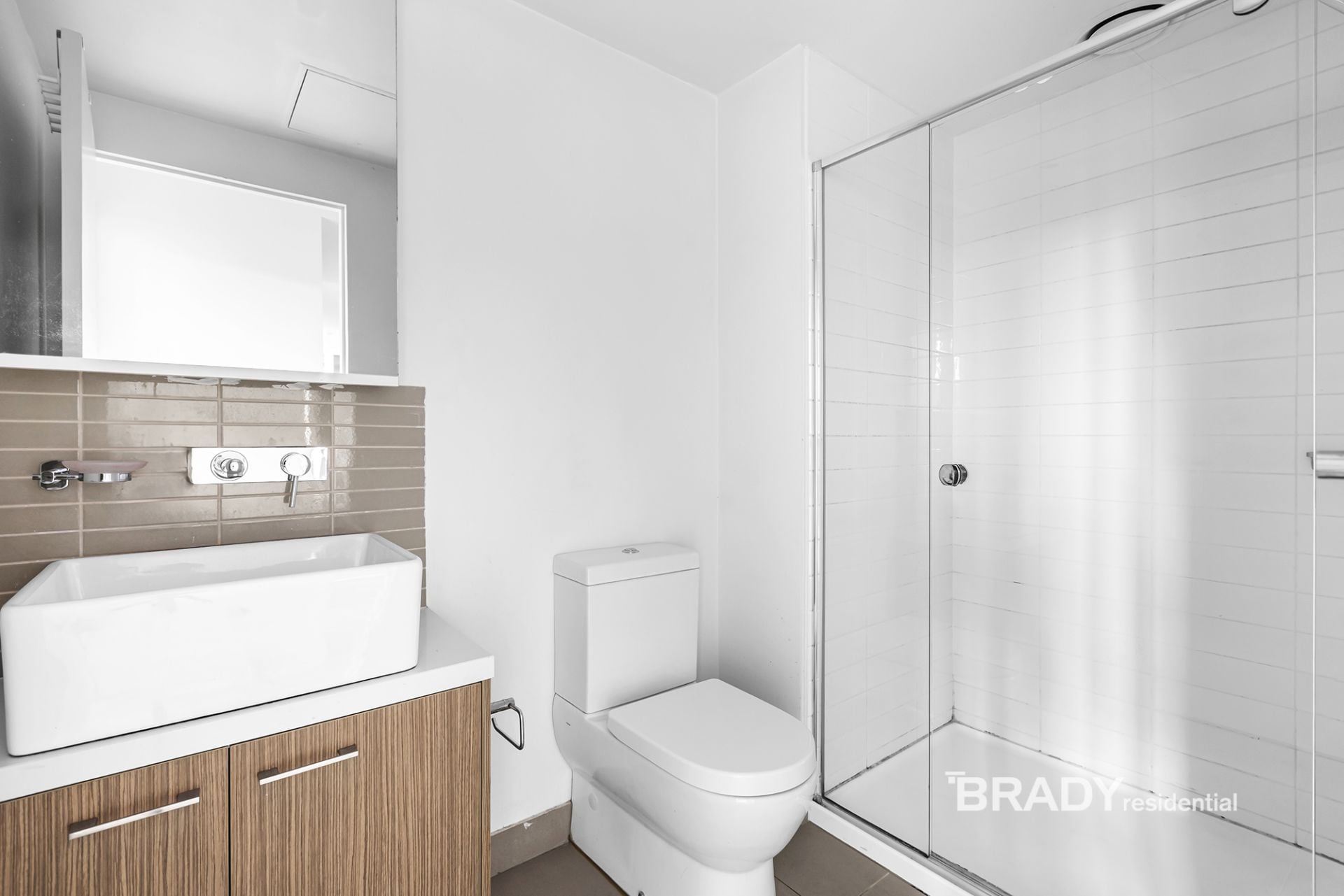 708/8 Sutherland Street Melbourne VIC, Melbourne - Thumbnail 8
