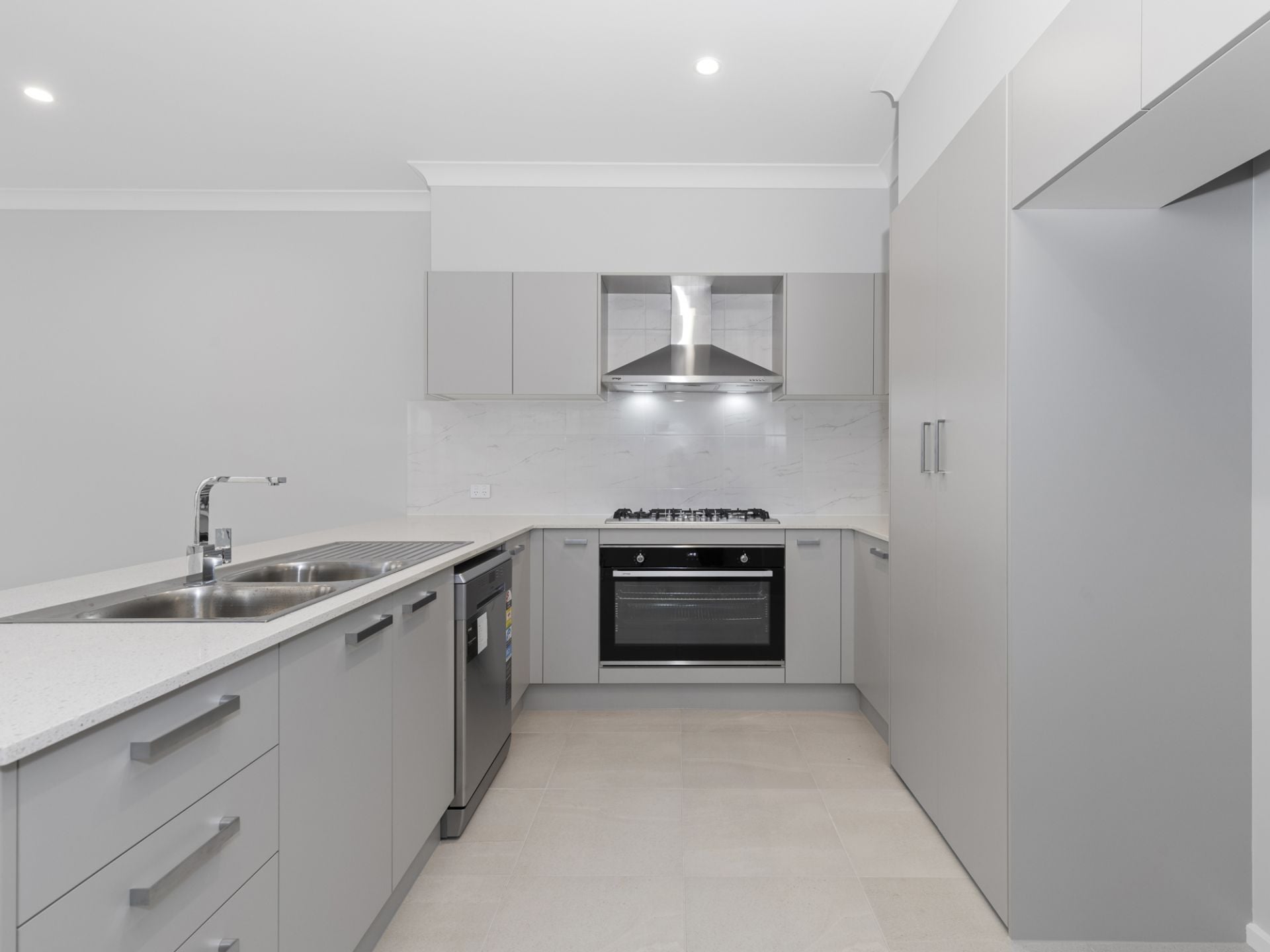 5 Ghost Gum Street, Glenning Valley, Glenning Valley - Thumbnail 4