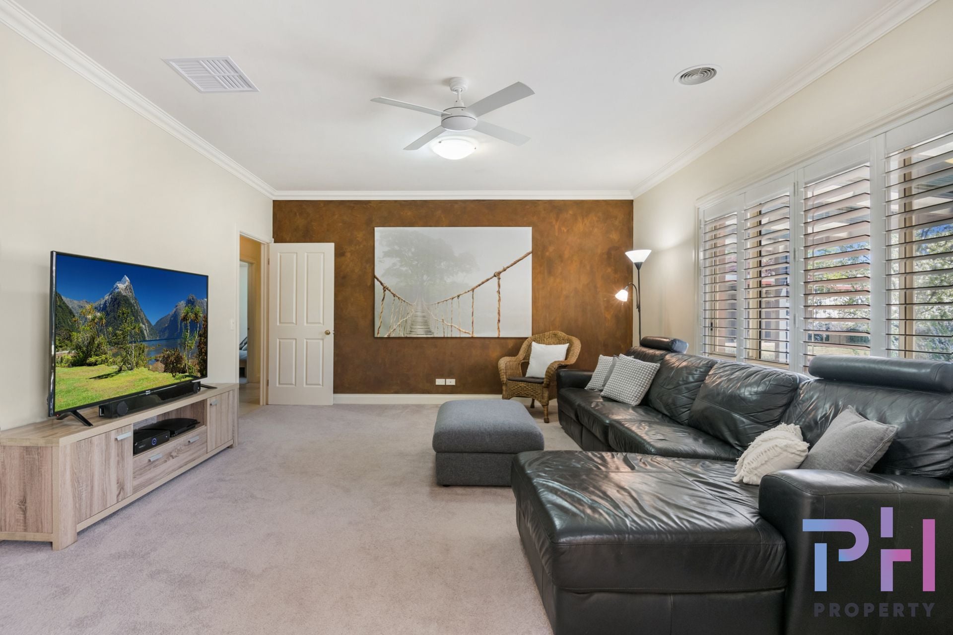 10 Meadow Court STRATHFIELDSAYE VIC, Strathfieldsaye - Thumbnail 2