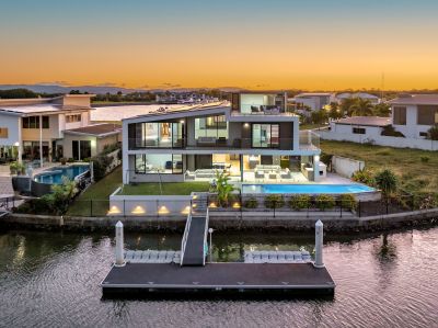 Contemporary Architectural Luxury on the Water's Edge