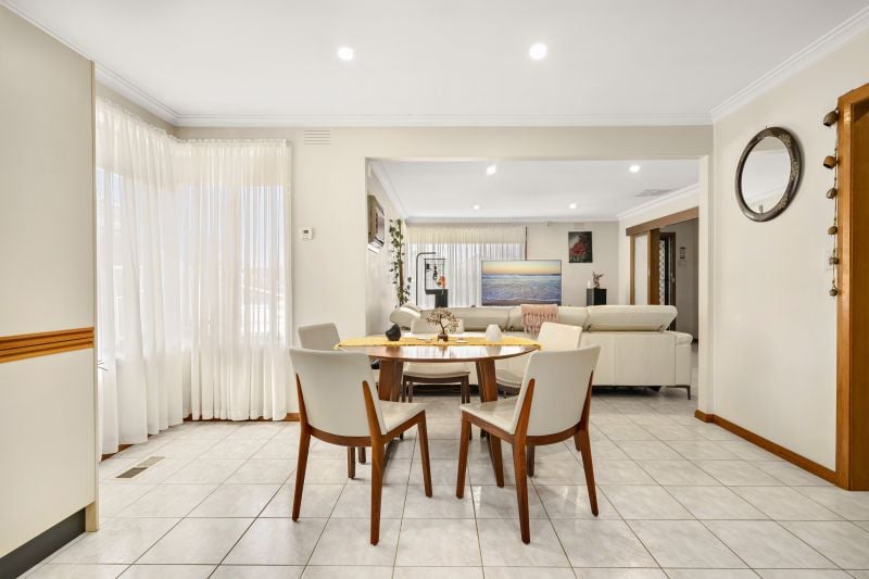 12 Heather Avenue, Thomastown