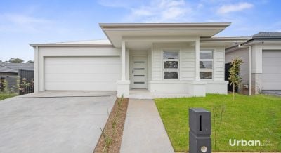 Lochinvar 25 Lilium Street