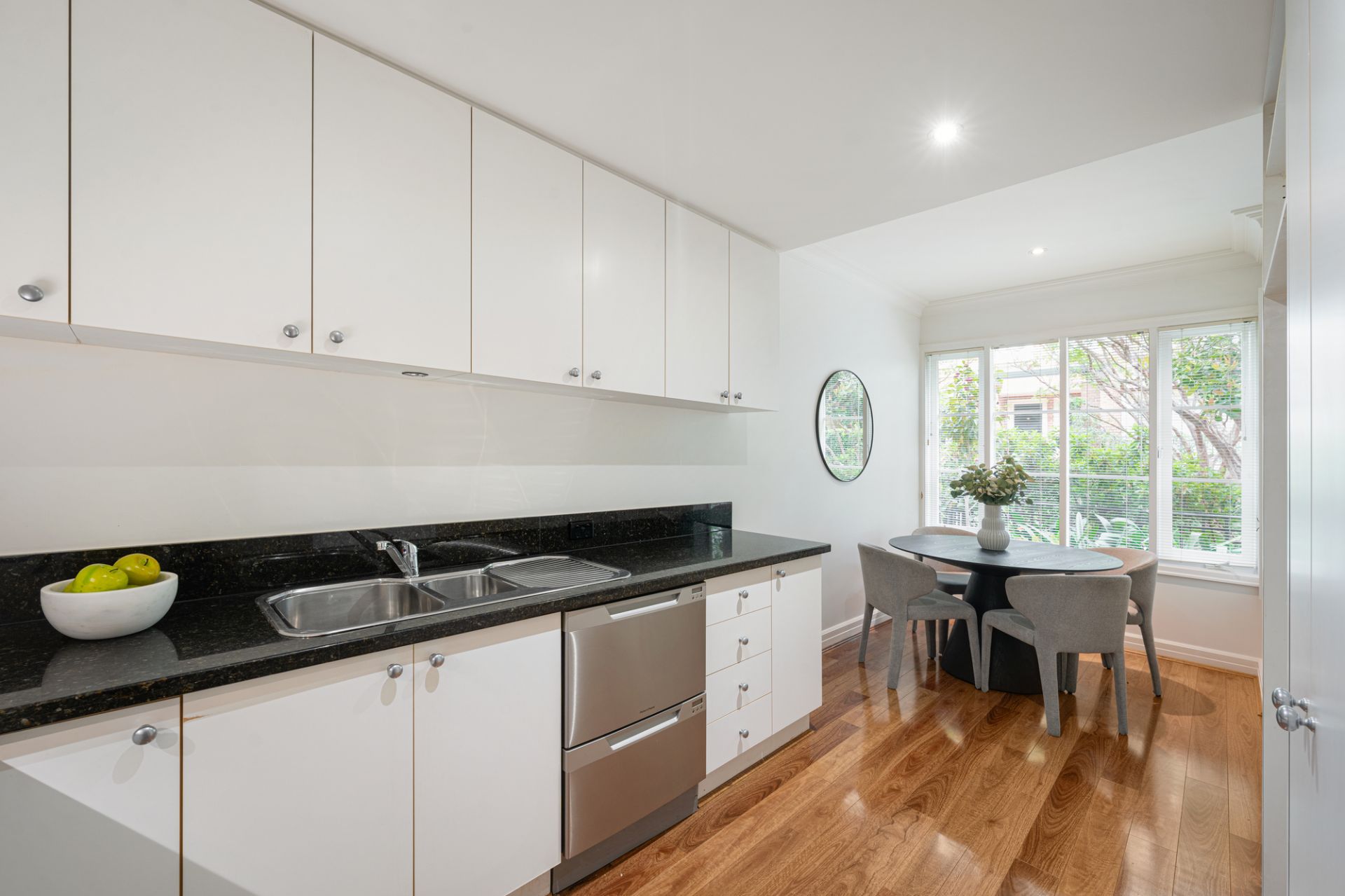 5/12 Copelen Street, South Yarra, South Yarra - Thumbnail 4