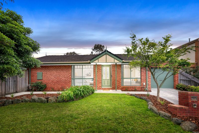 8 Benz Close, Mill Park