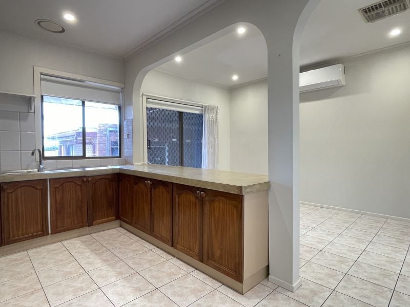 21 Lockwood Grove, Thomastown