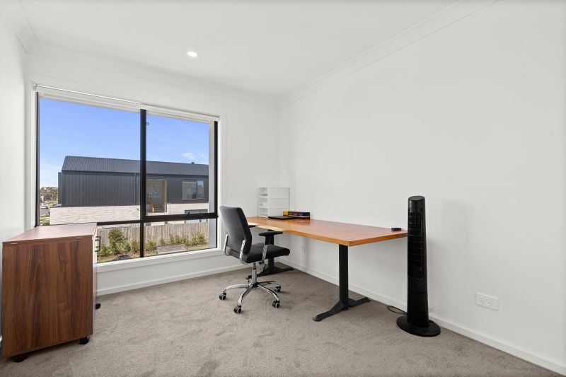 17 Versailles Walk, Wollert