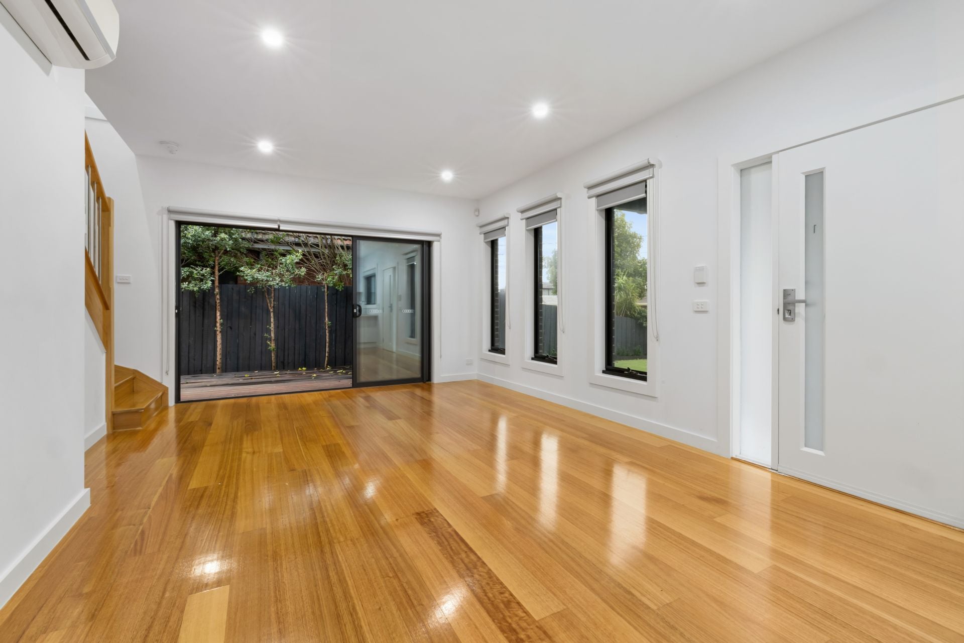 Modern 3-Bedroom Townhouse in Prime Reservoir Location