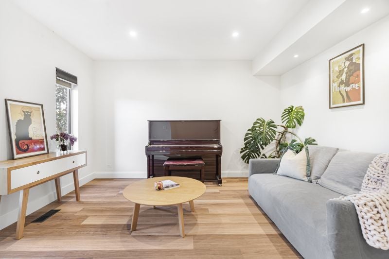 24 Clare Boulevard, Greenvale