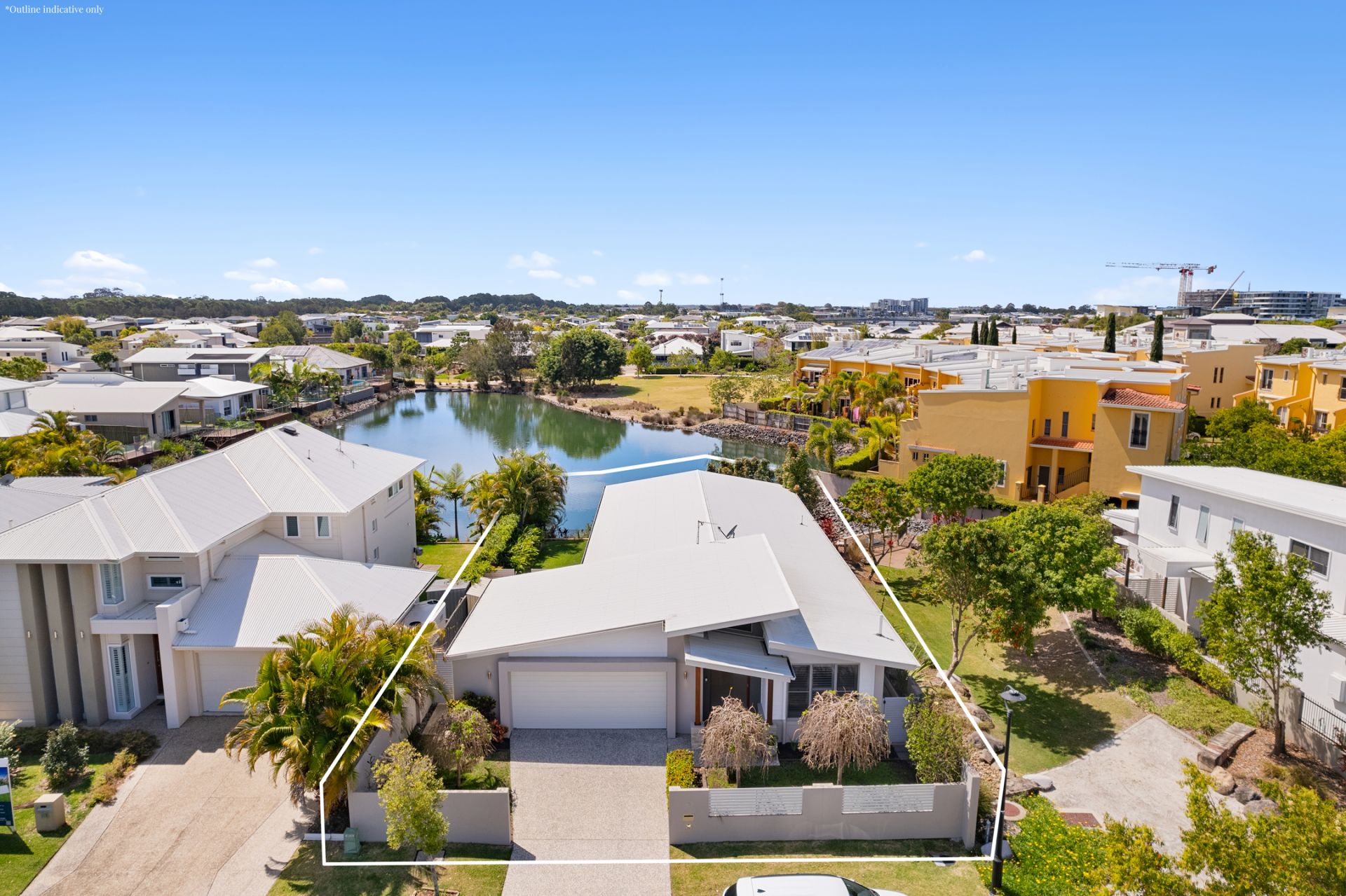 19 Azure Way, Hope Island QLD 4212, Hope Island - Thumbnail 2