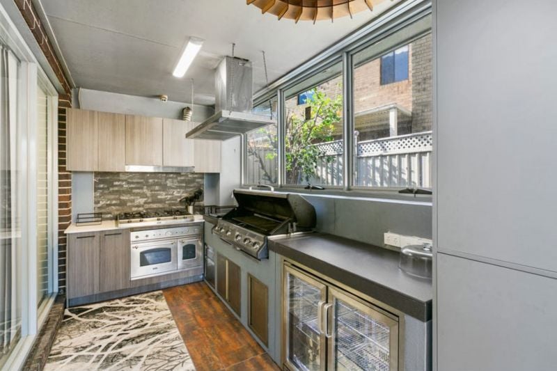 10 Wattlebird Crescent, Reservoir