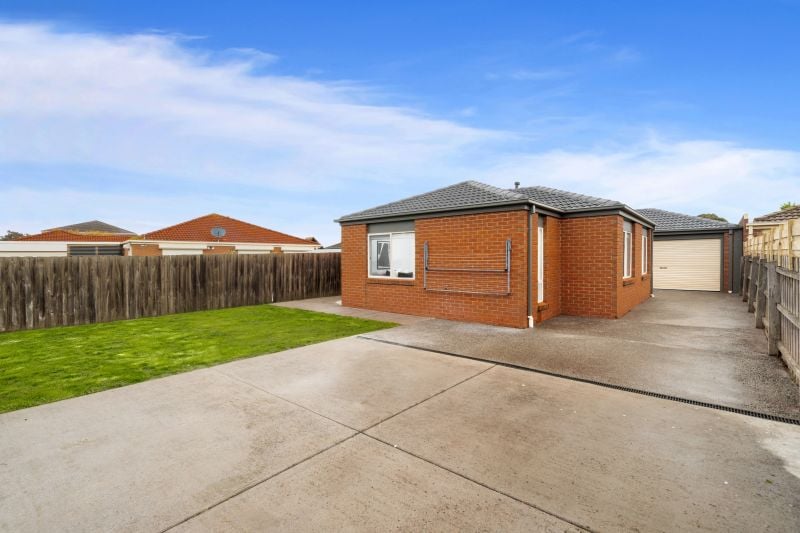 22 Masters Circuit, Roxburgh Park