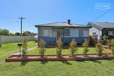 108 Lakeview Parade, Blacksmiths