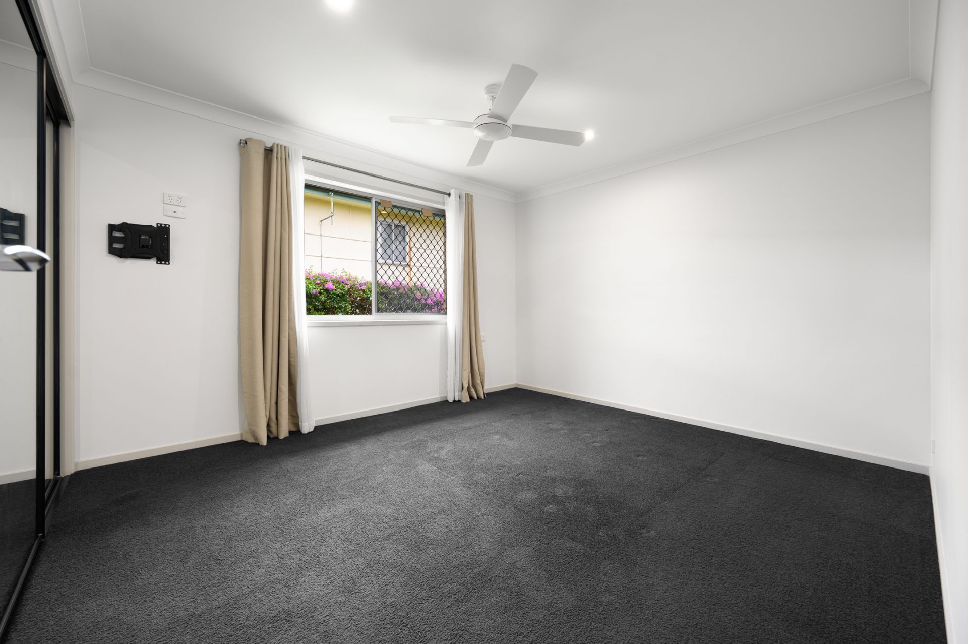 1-2/25 Bruce Avenue, Paradise Point - Thumbnail 8