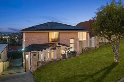 Albion Park 53 Scenic Crescent