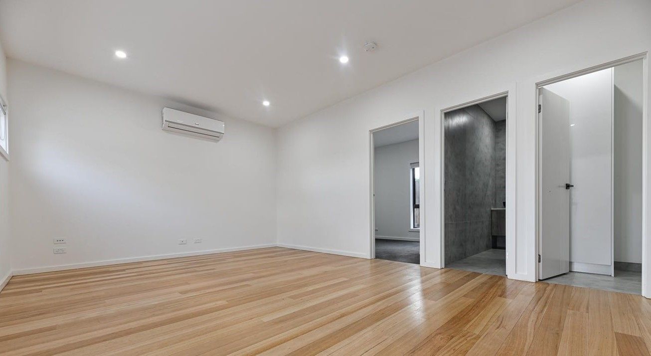 Two Bedroom Spacious Townhouse!
