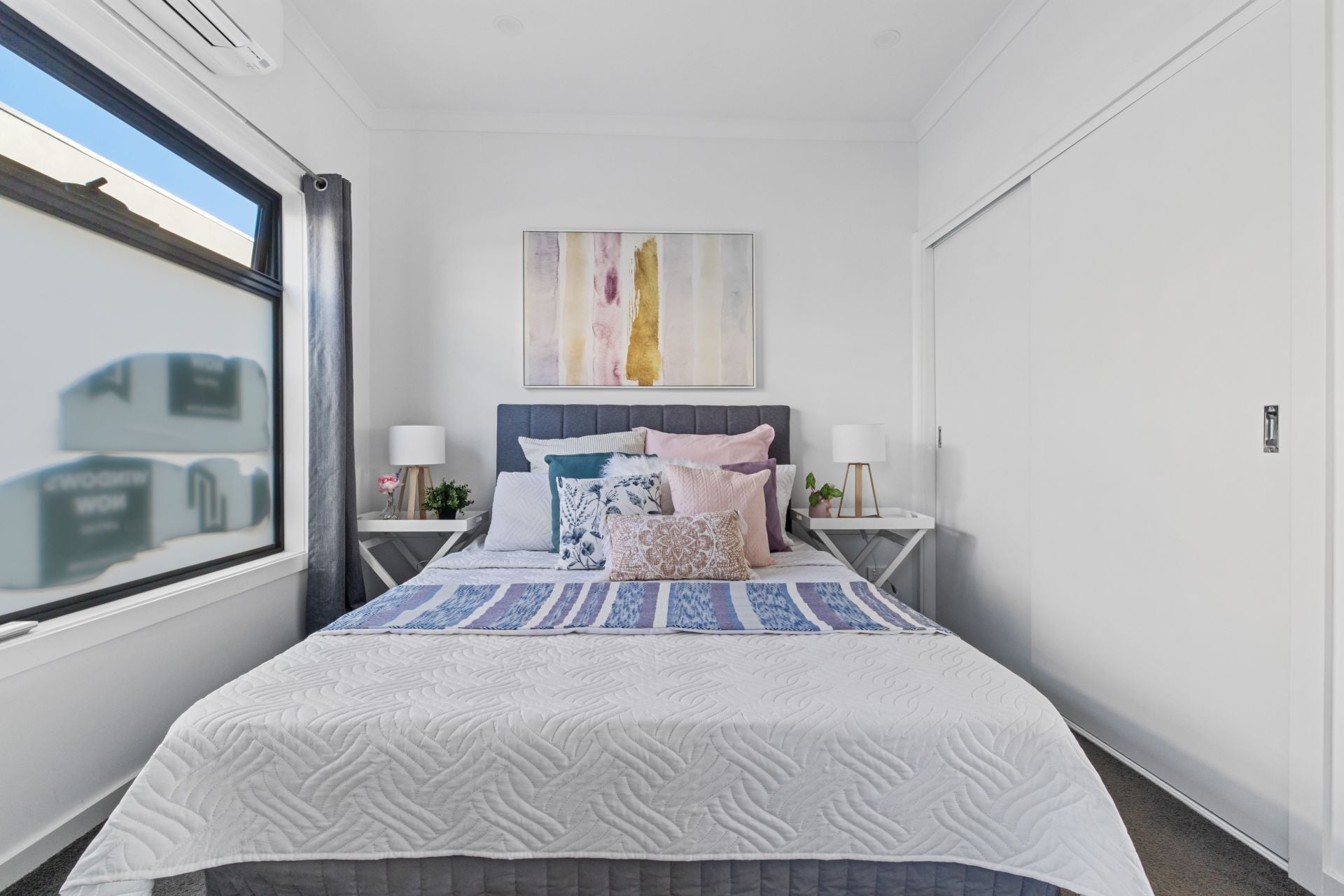 Stylish Two Bedroom Townhouse in Prime Location!