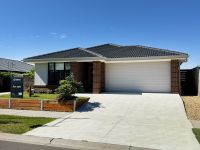 28 Houghton Crescent, Eagle Point VIC
